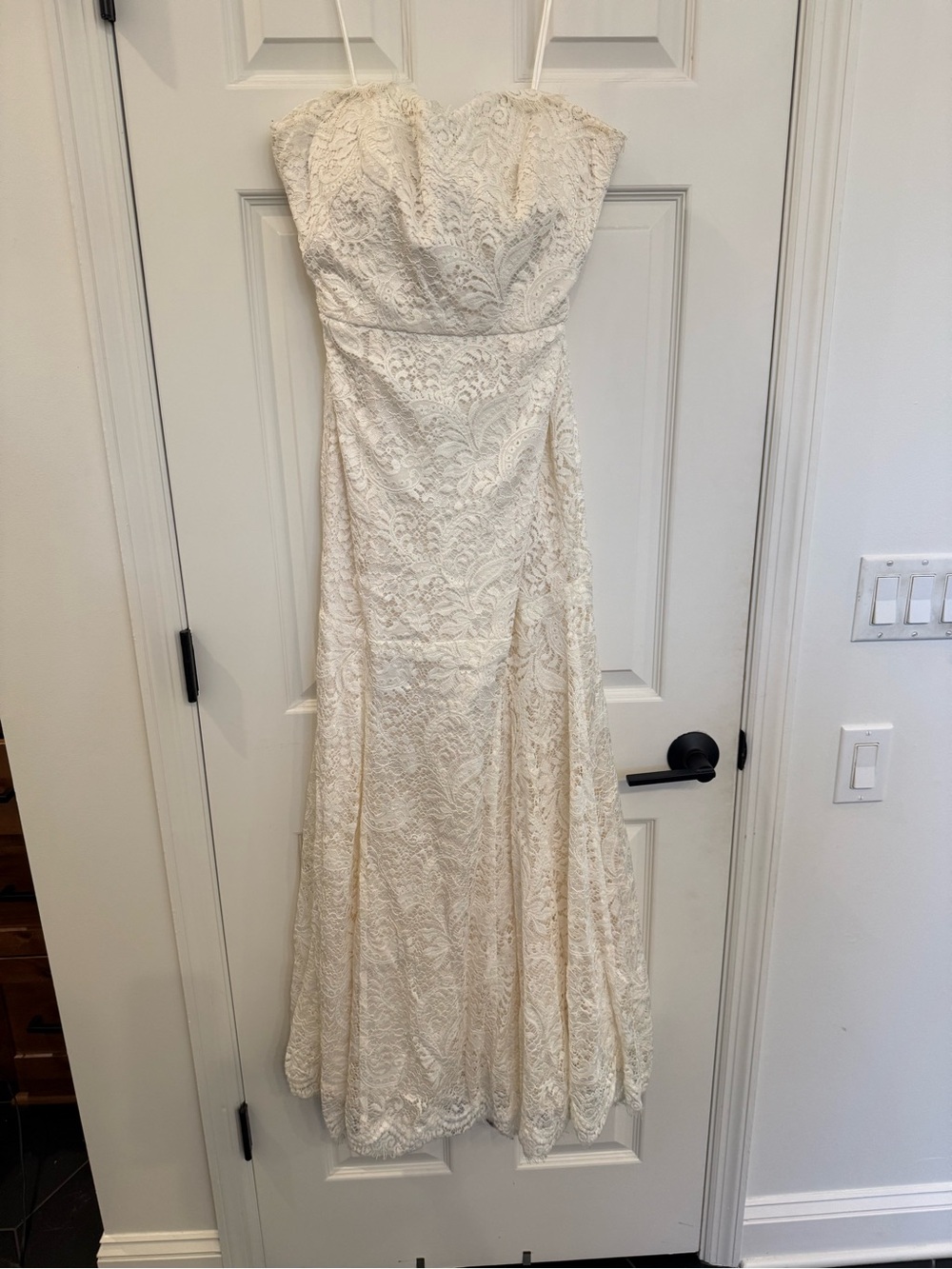 THEIA White Lace Sweetheart Strapless Wedding Gown Formal Dress size 8